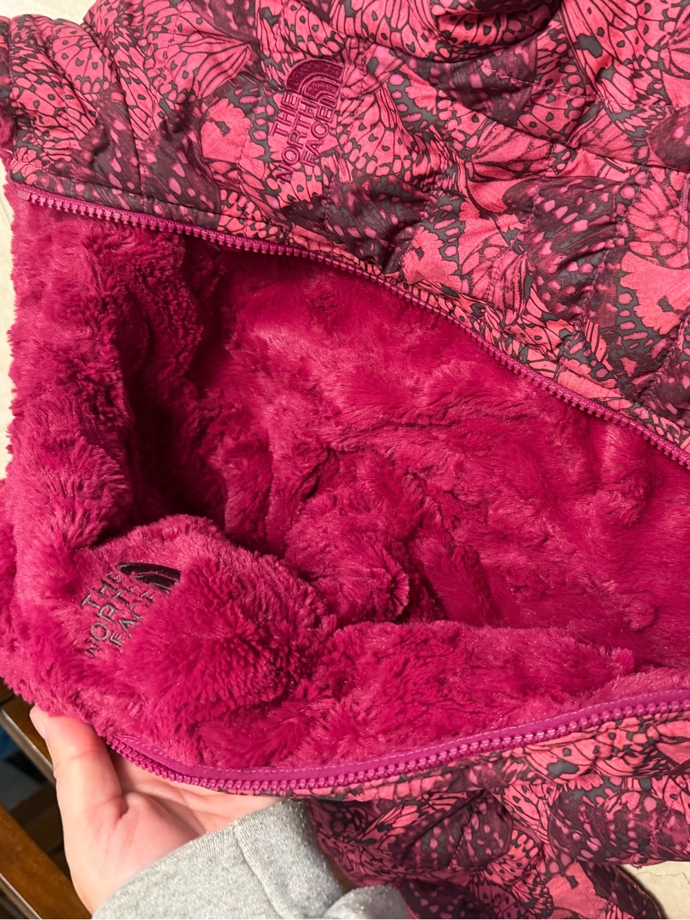 The North Face Girls' Pink & Dark Floral Puffer Jacket - Picture 3 of 3